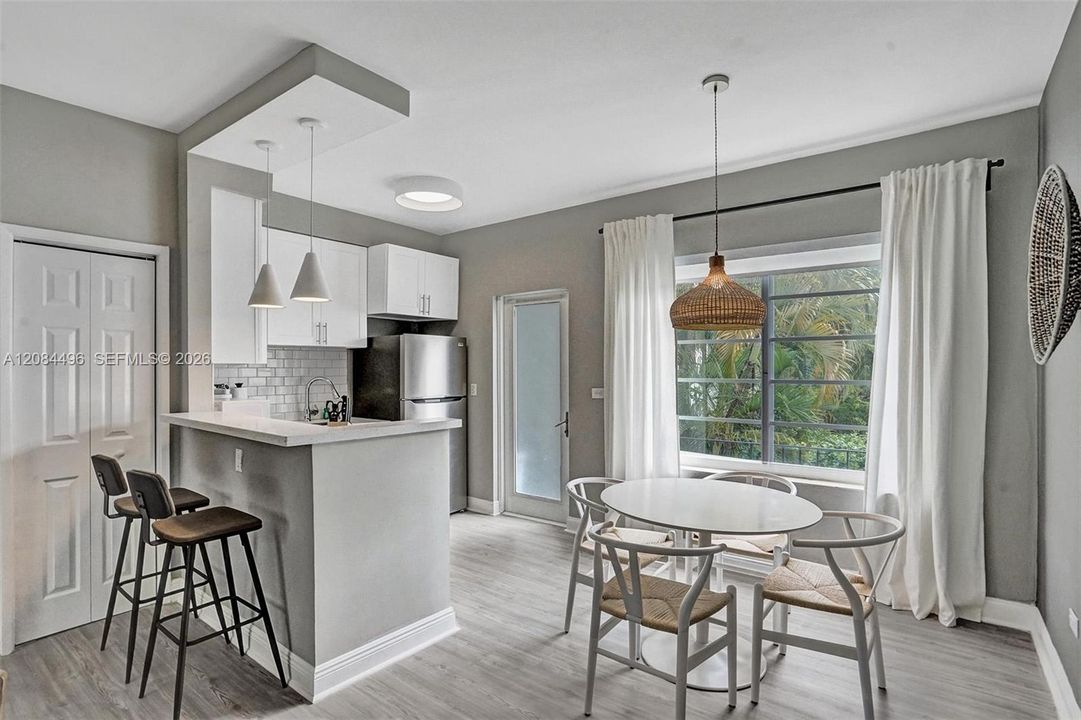 For Rent: $4,200 (2 beds, 2 baths, 900 Square Feet)