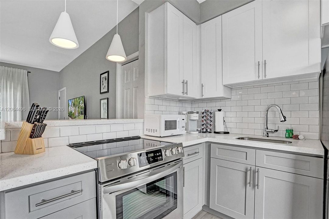 For Rent: $4,200 (2 beds, 2 baths, 900 Square Feet)