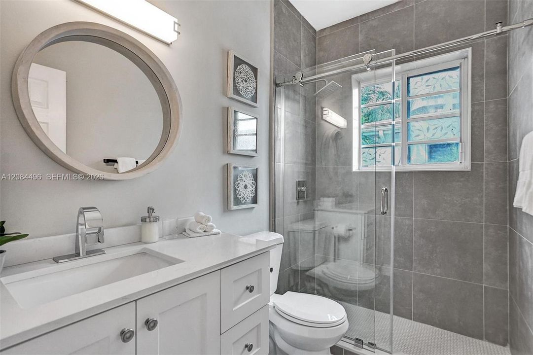 For Rent: $4,200 (2 beds, 2 baths, 900 Square Feet)
