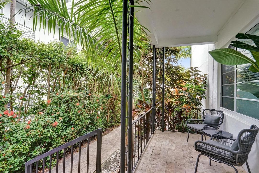 For Rent: $4,200 (2 beds, 2 baths, 900 Square Feet)