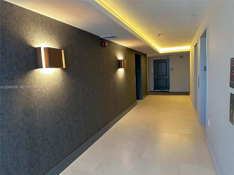 For Rent: $2,850 (1 beds, 1 baths, 838 Square Feet)