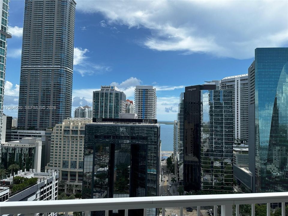 For Rent: $2,850 (1 beds, 1 baths, 838 Square Feet)
