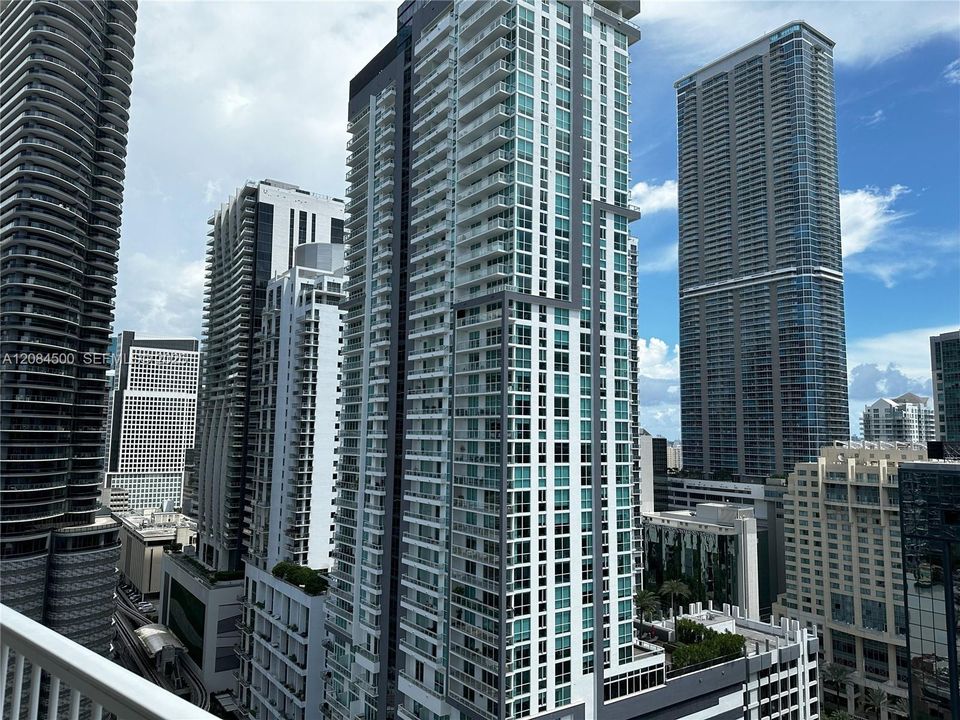 For Rent: $2,850 (1 beds, 1 baths, 838 Square Feet)