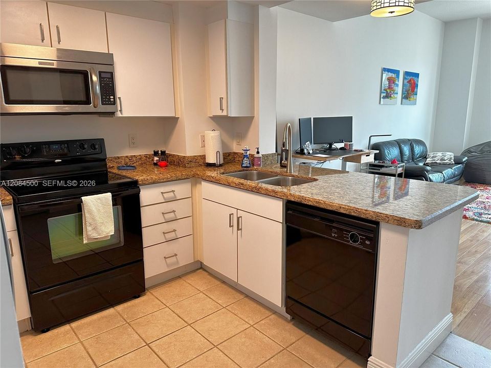 For Rent: $2,850 (1 beds, 1 baths, 838 Square Feet)