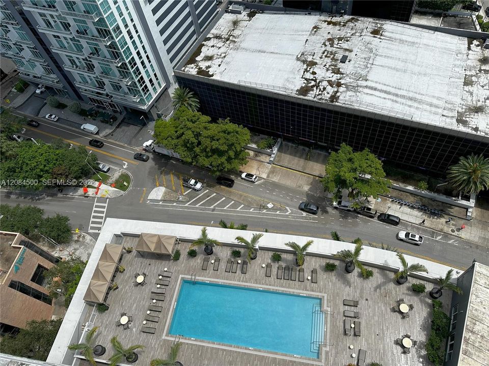 For Rent: $2,850 (1 beds, 1 baths, 838 Square Feet)