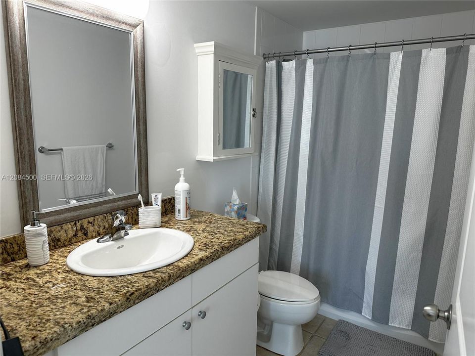 For Rent: $2,850 (1 beds, 1 baths, 838 Square Feet)