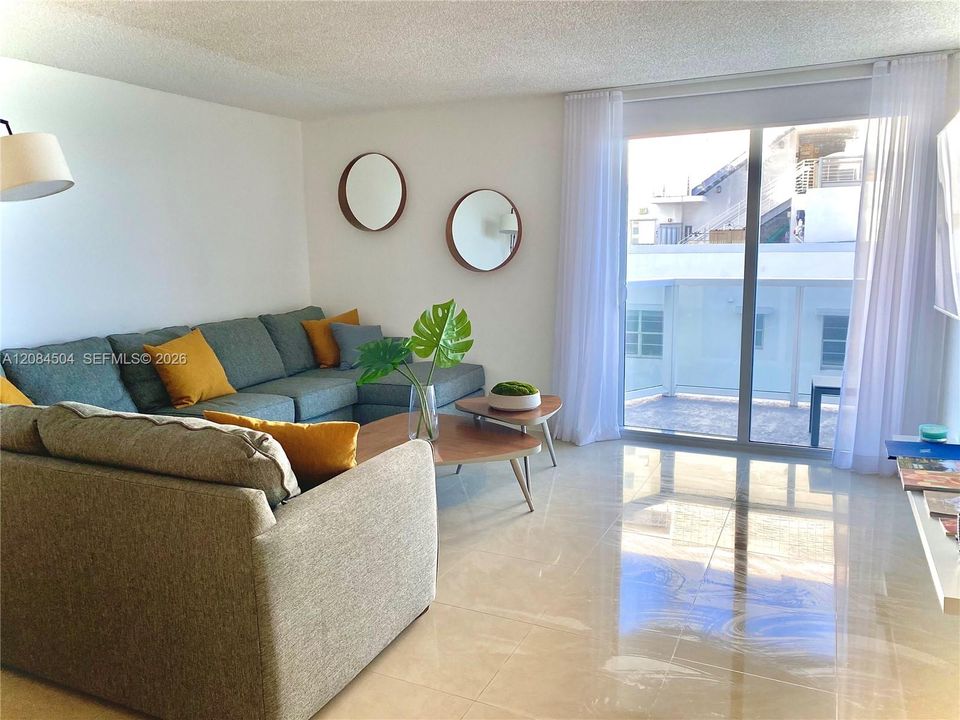 For Rent: $3,800 (1 beds, 1 baths, 1030 Square Feet)