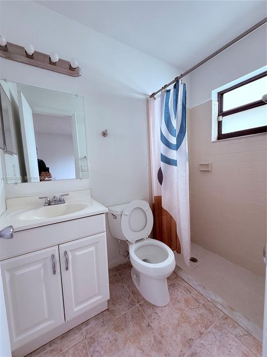 На продажу: $375,000 (2 спален, 2 ванн, 1431 Квадратных фут)