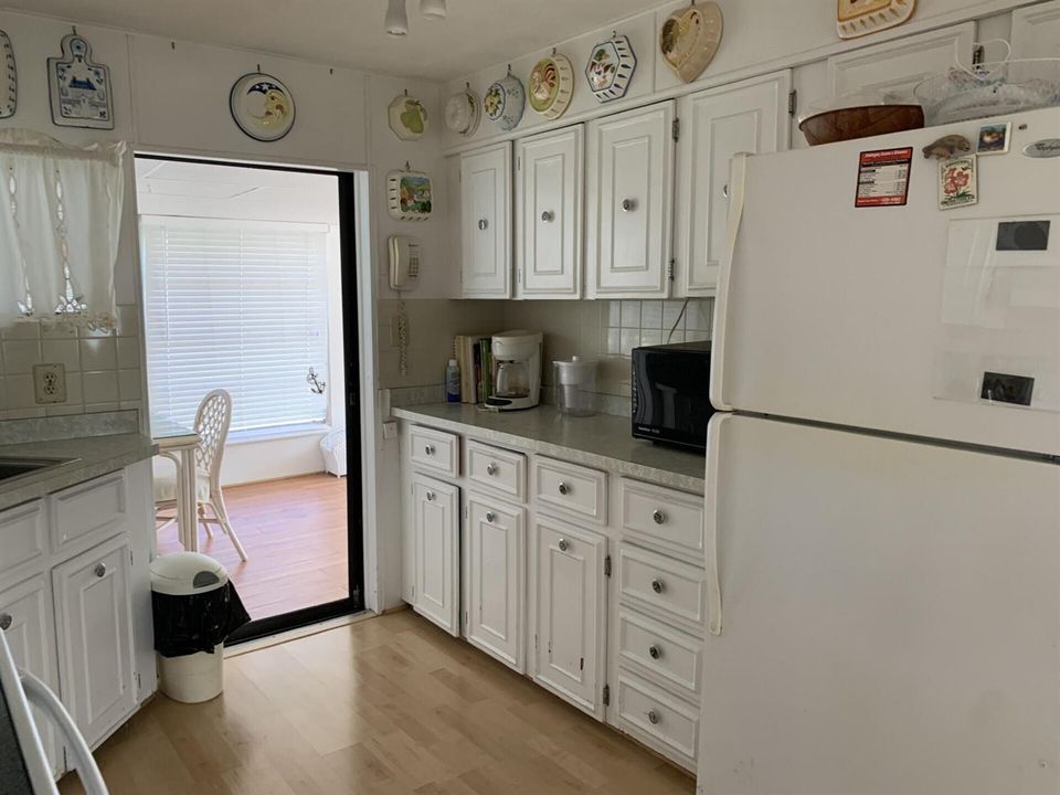 Kitchen to Florida RM