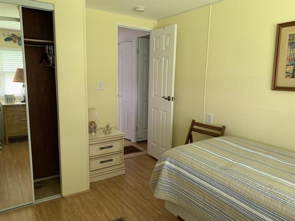 Guest Room w large closet
