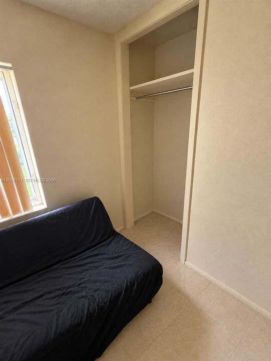 For Sale: $475,000 (4 beds, 1 baths, 1160 Square Feet)