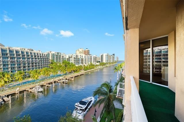 For Rent: $3,450 (2 beds, 2 baths, 1288 Square Feet)