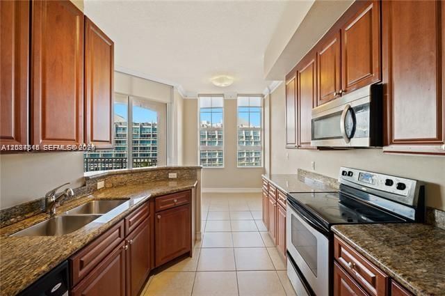 For Rent: $3,450 (2 beds, 2 baths, 1288 Square Feet)