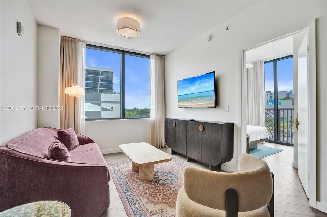 For Sale: $1,100,000 (2 beds, 2 baths, 840 Square Feet)