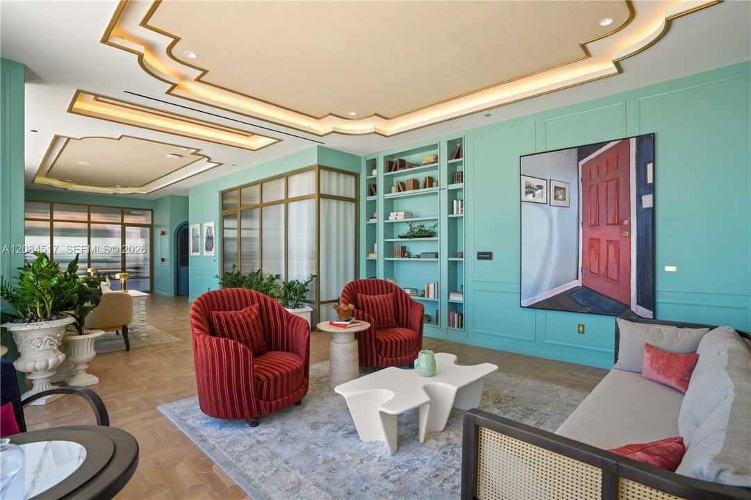 For Sale: $1,100,000 (2 beds, 2 baths, 840 Square Feet)