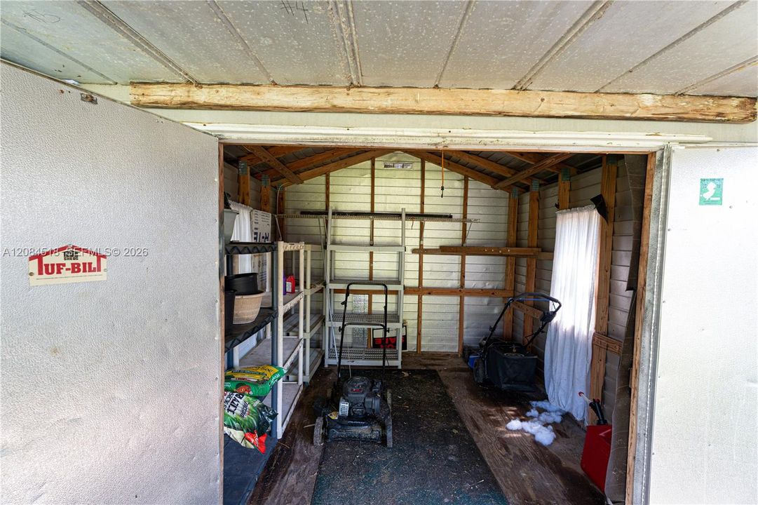 For Rent: $2,400 (2 beds, 2 baths, 925 Square Feet)