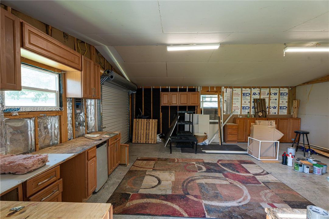 For Rent: $2,400 (2 beds, 2 baths, 925 Square Feet)