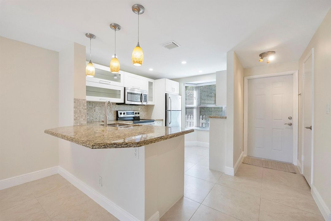 2571 Ne 15th St_006