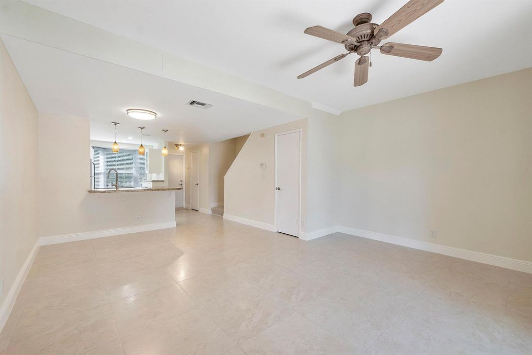 2571 Ne 15th St_011