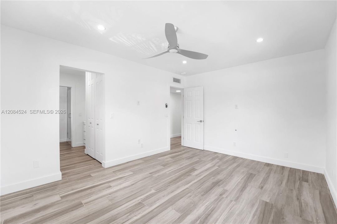 В аренду: $2,400 (2 спален, 2 ванн, 976 Квадратных фут)