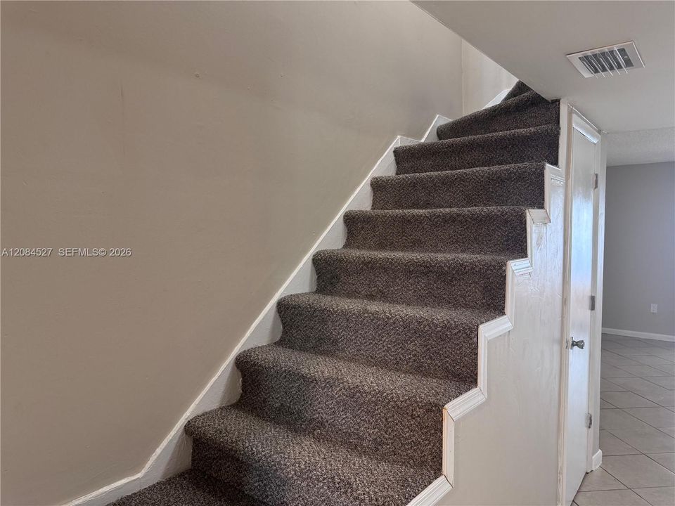 В аренду: $2,200 (2 спален, 1 ванн, 1064 Квадратных фут)