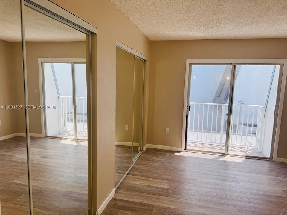 В аренду: $2,200 (2 спален, 1 ванн, 1064 Квадратных фут)