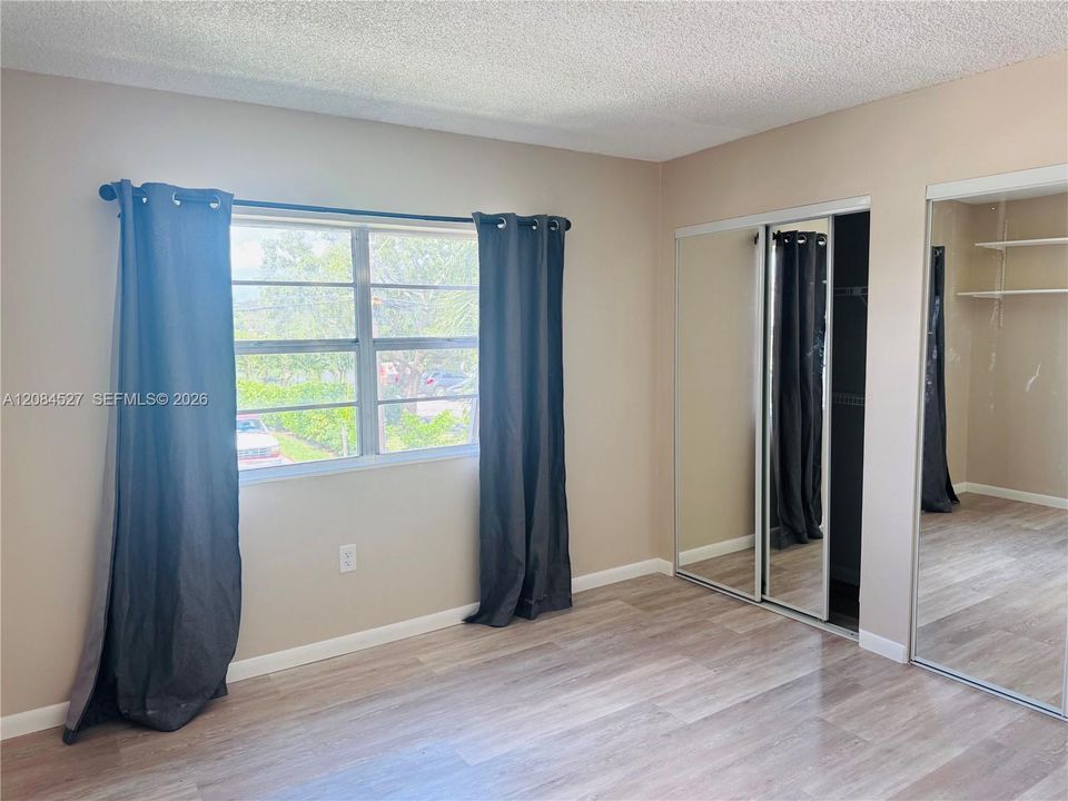 В аренду: $2,200 (2 спален, 1 ванн, 1064 Квадратных фут)