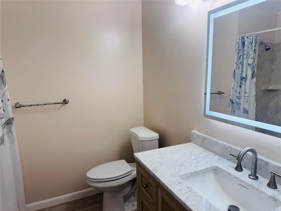 В аренду: $2,200 (2 спален, 1 ванн, 1064 Квадратных фут)