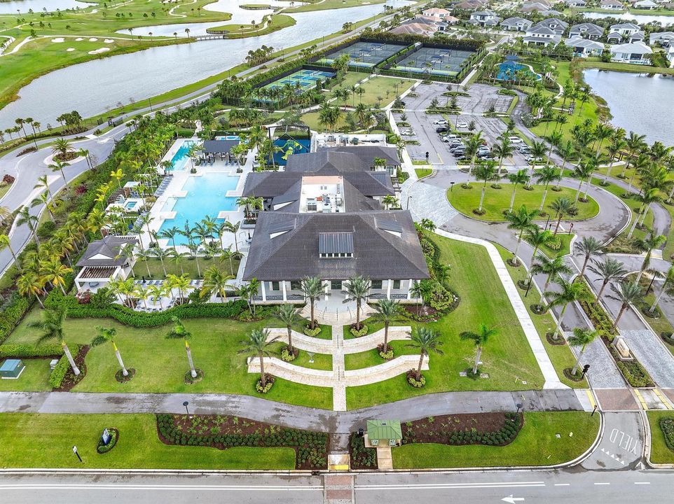 AVENIR Clubhouse and Pool