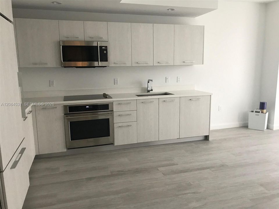 В аренду: $3,200 (1 спален, 1 ванн, 541 Квадратных фут)
