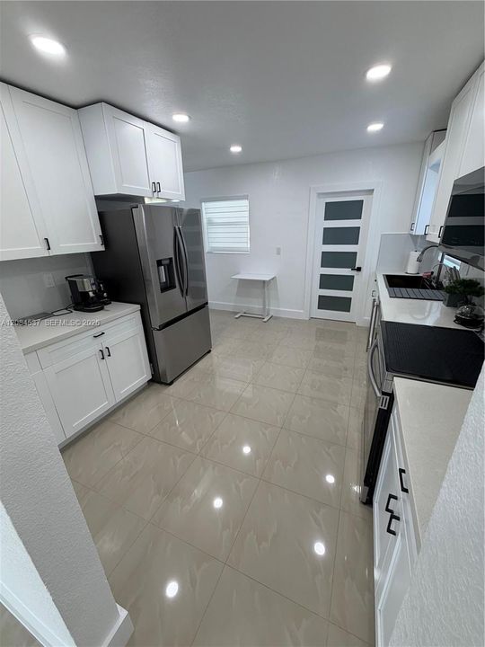 For Sale: $645,000 (3 beds, 1 baths, 1110 Square Feet)