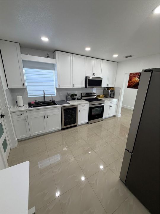 For Sale: $645,000 (3 beds, 1 baths, 1110 Square Feet)
