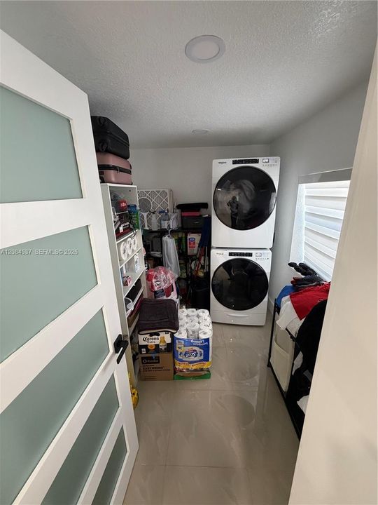 For Sale: $645,000 (3 beds, 1 baths, 1110 Square Feet)