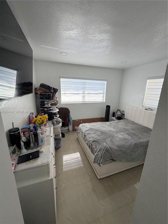 For Sale: $645,000 (3 beds, 1 baths, 1110 Square Feet)