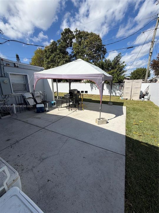 For Sale: $645,000 (3 beds, 1 baths, 1110 Square Feet)