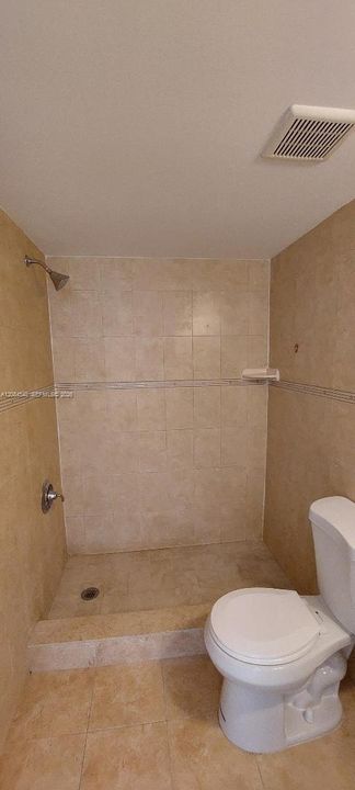 For Sale: $225,000 (2 beds, 2 baths, 832 Square Feet)