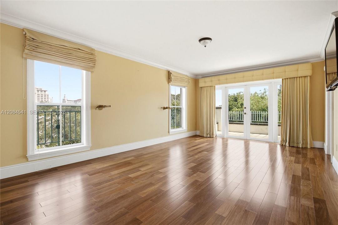 En Venta: $1,499,000 (3 camas, 3 baños, 2100 Pies cuadrados)