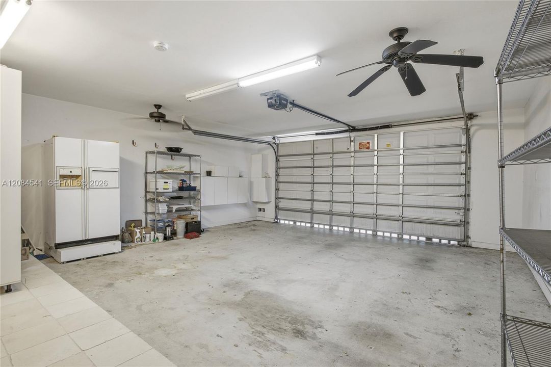 En Venta: $1,499,000 (3 camas, 3 baños, 2100 Pies cuadrados)