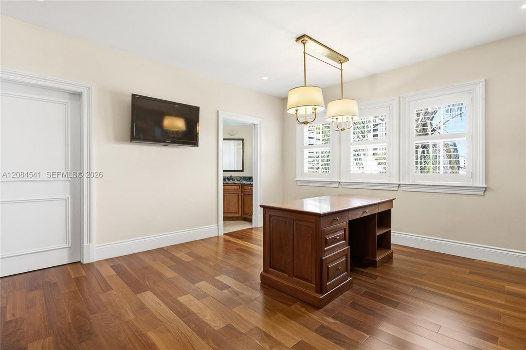 En Venta: $1,499,000 (3 camas, 3 baños, 2100 Pies cuadrados)
