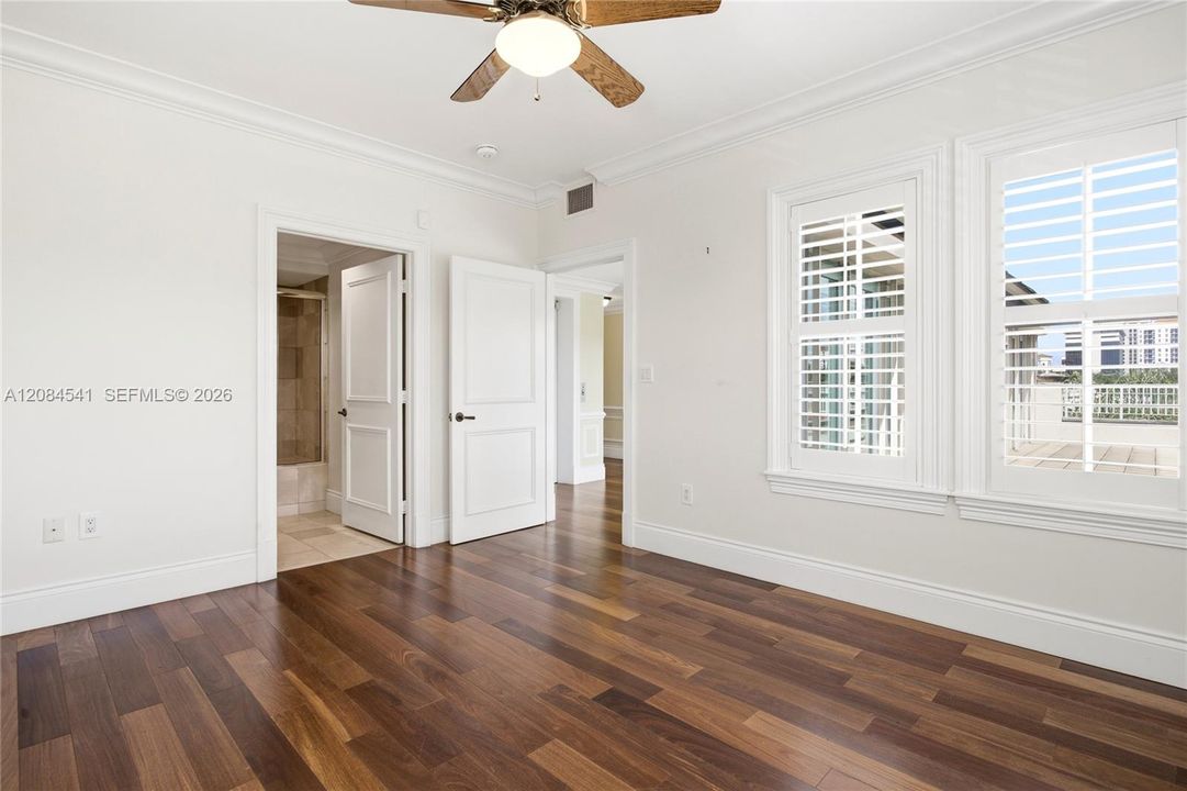 En Venta: $1,499,000 (3 camas, 3 baños, 2100 Pies cuadrados)
