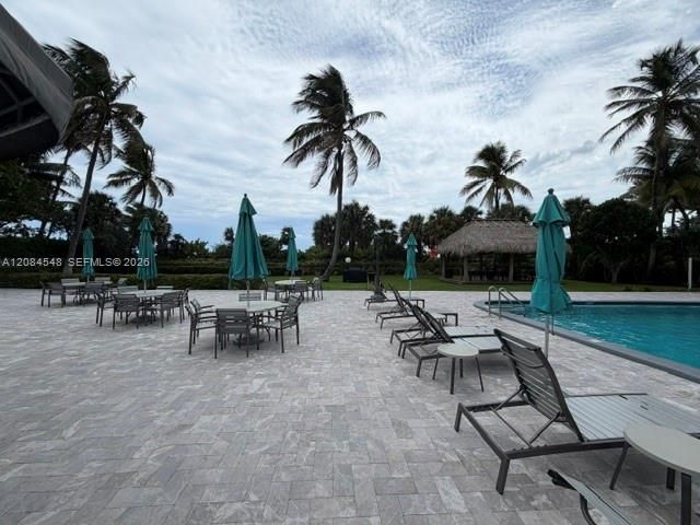 For Rent: $3,900 (2 beds, 2 baths, 1121 Square Feet)