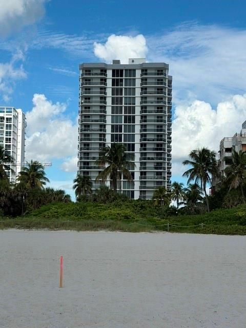 For Rent: $3,900 (2 beds, 2 baths, 1121 Square Feet)