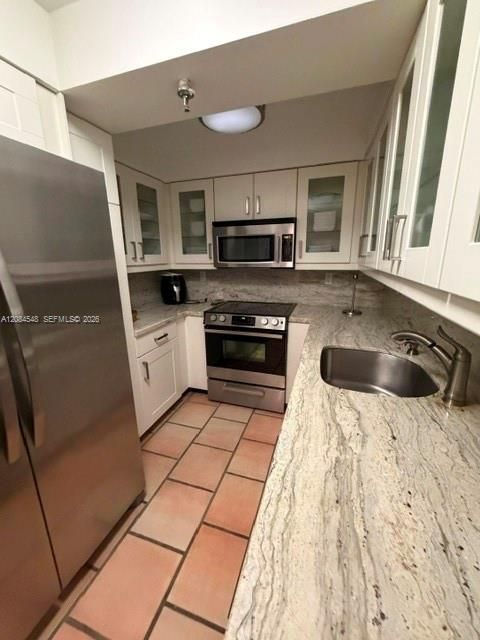 For Rent: $3,900 (2 beds, 2 baths, 1121 Square Feet)