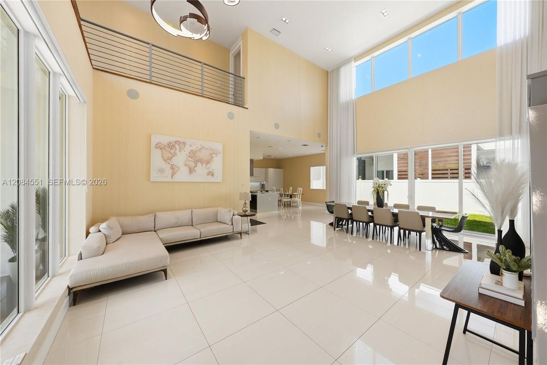 В аренду: $10,500 (5 спален, 5 ванн, 3841 Квадратных фут)