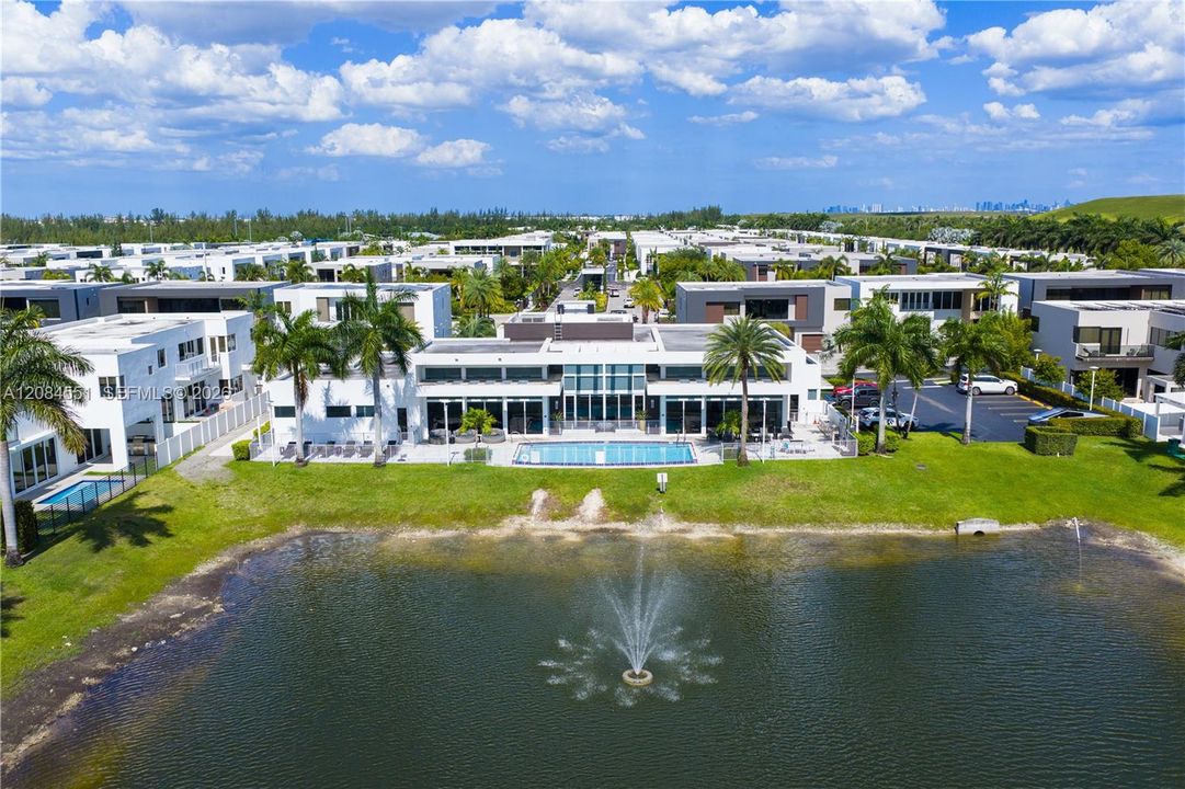 В аренду: $10,500 (5 спален, 5 ванн, 3841 Квадратных фут)