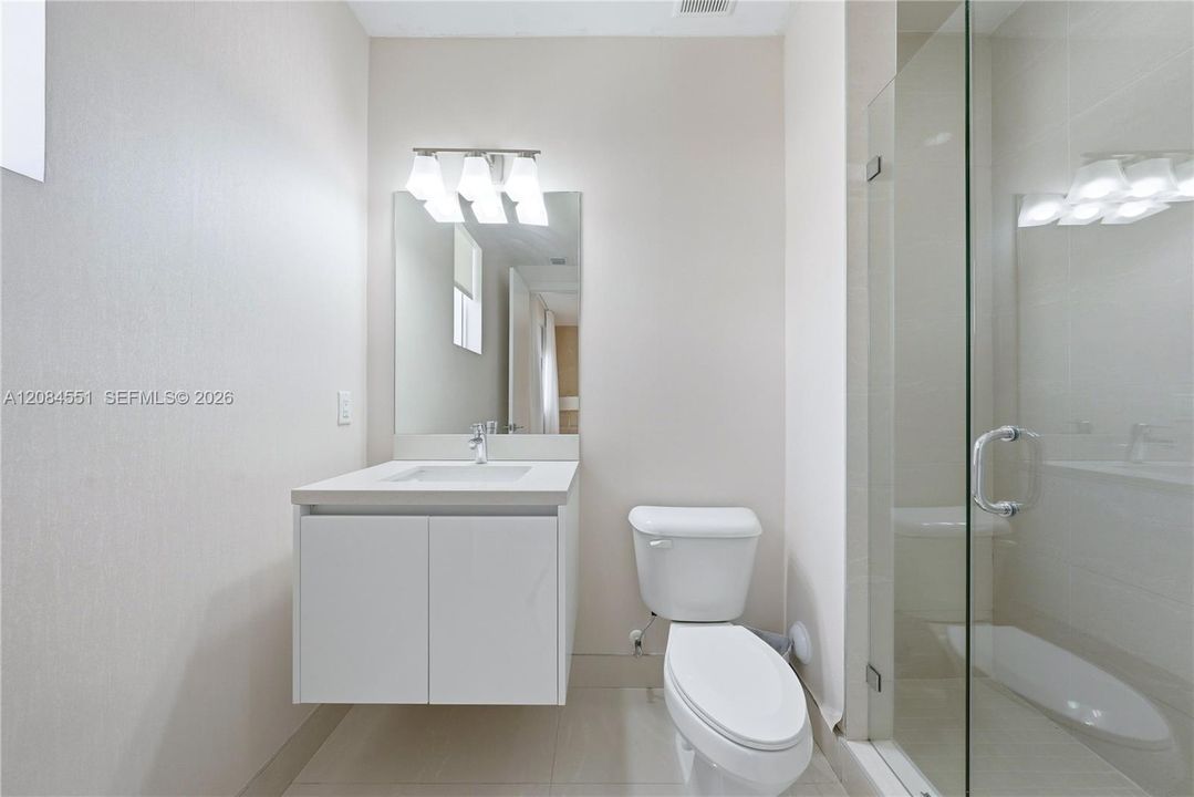 В аренду: $10,500 (5 спален, 5 ванн, 3841 Квадратных фут)