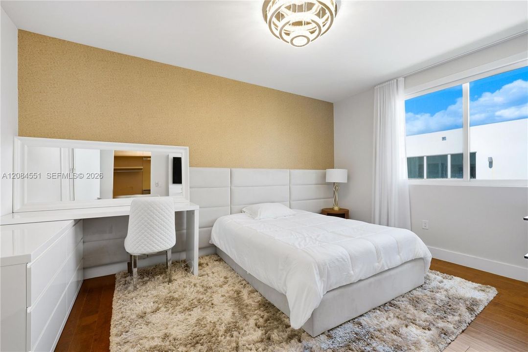 В аренду: $10,500 (5 спален, 5 ванн, 3841 Квадратных фут)