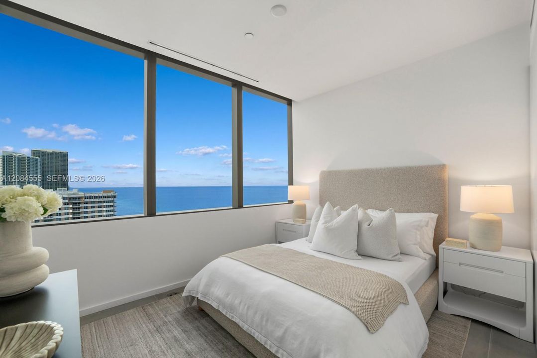 For Sale: $2,995,000 (3 beds, 3 baths, 2913 Square Feet)