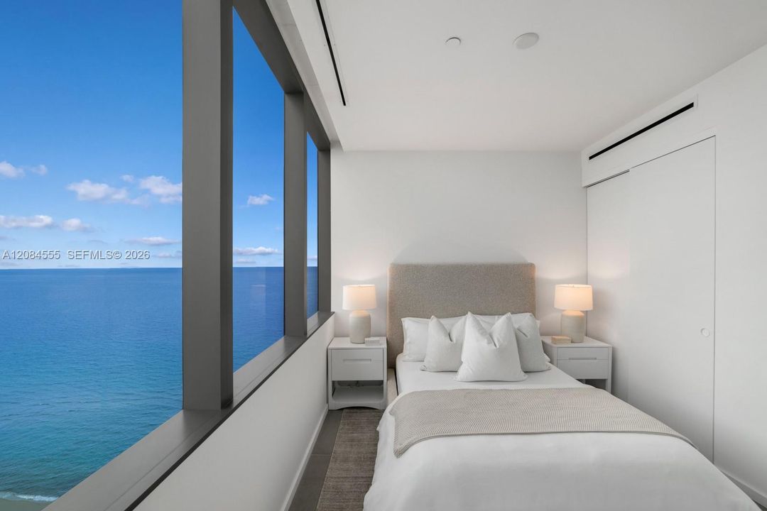 For Sale: $2,995,000 (3 beds, 3 baths, 2913 Square Feet)