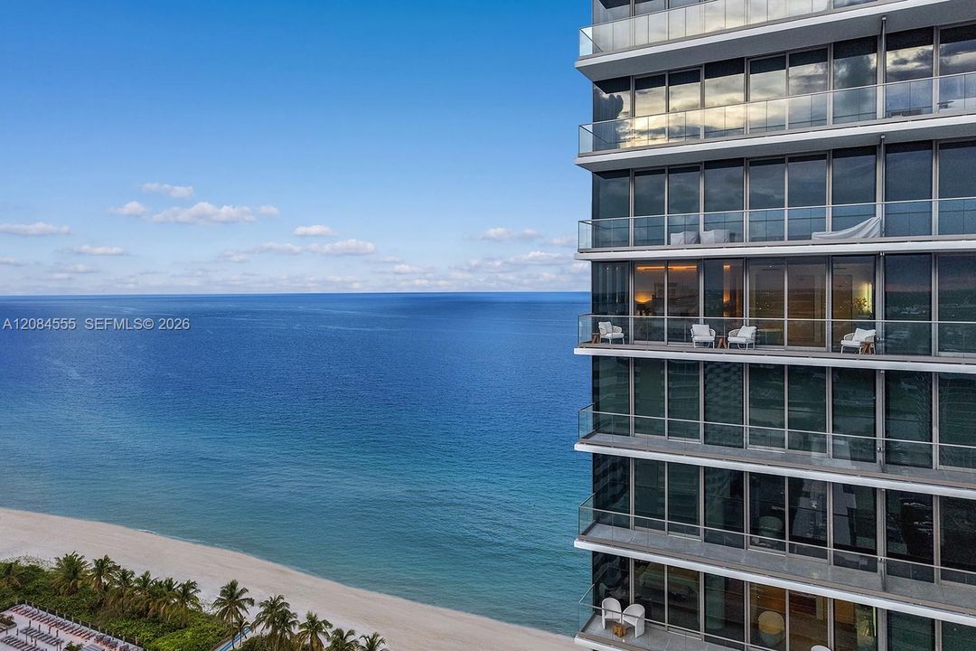 For Sale: $2,995,000 (3 beds, 3 baths, 2913 Square Feet)
